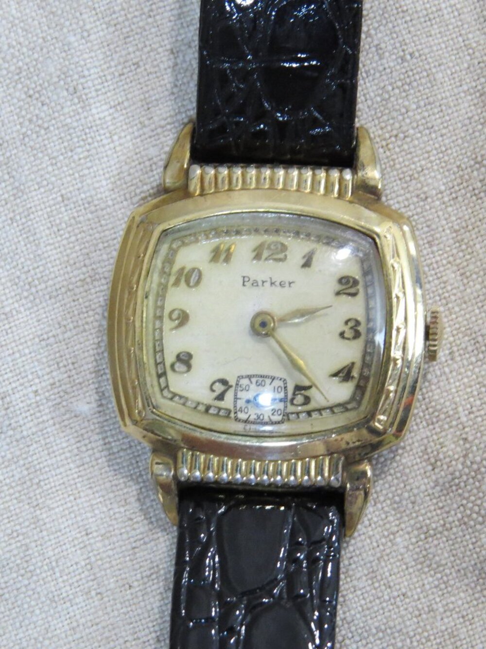 Vintage 1940's Parker Gold Filled Gents/Ladies Wrist Dress Watch - Works